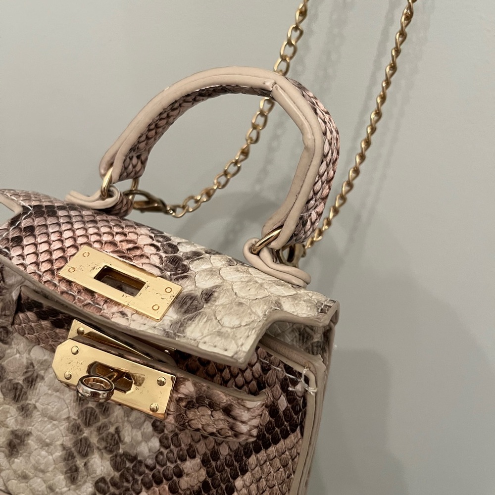Mini Handbag Chain link Snakeskin Patterned - Picture 7 of 9